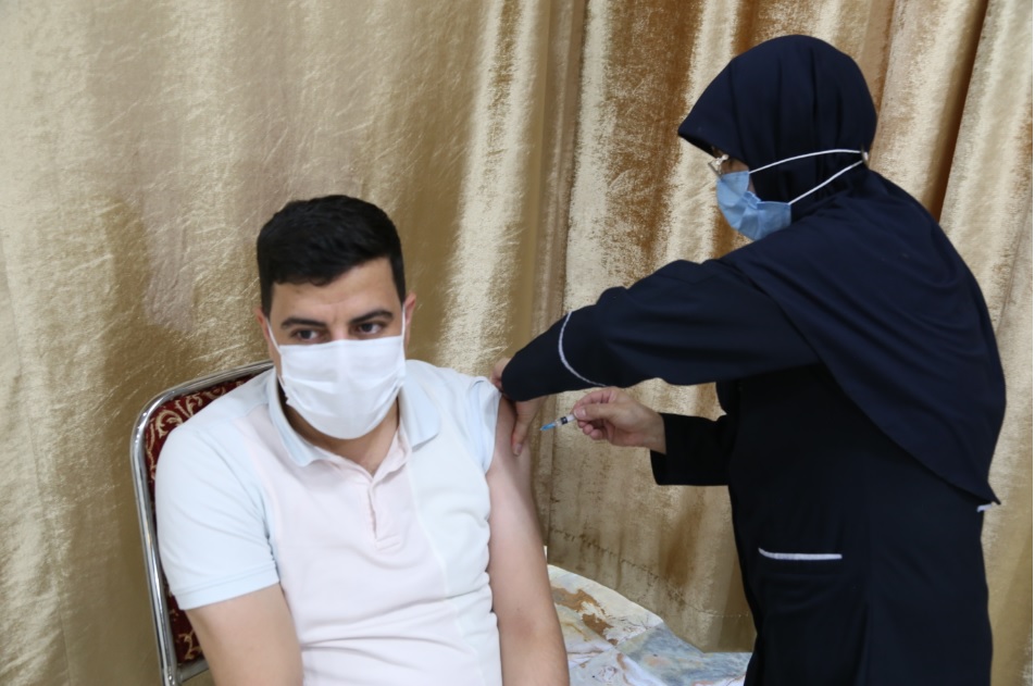 گزارش تصویری از تزریق واکسن کرونا به خانواده پرسنل بیمارستان تخصصی و فوق تخصصی خاتم الانبیاء (ص) تهران