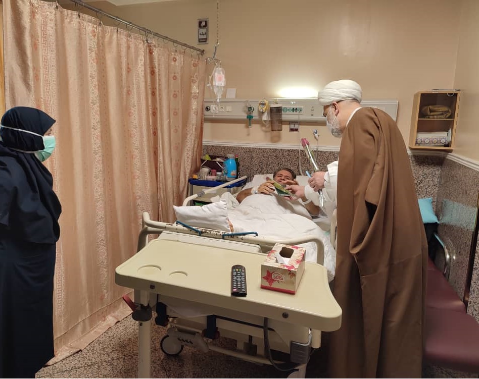 گزارش تصویری از عیادت از جانبازان بستری در بیمارستان خاتم الانبیاء (ص) تهران به مناسبت میلاد حضرت عباس (ع) و گرامیداشت روز جانباز